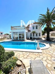 Chalet in Centre. Chalet independiente en parcela de casi 1.000m2