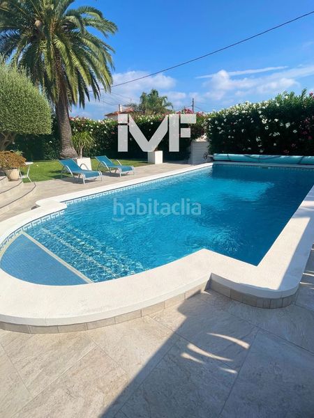 Foto a3710f9a-aee7-49c7-bce5-bcee32e29a47. Xalet amb aparcament piscina a Centre Miami Platja