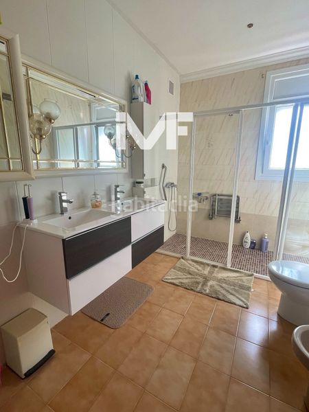 Foto eabf3691-b6b0-4378-a652-5a41d7fd7029. Xalet amb aparcament piscina a Centre Miami Platja