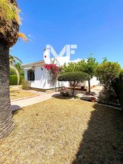 Xalet a Centre. Chalet independiente en  una sola planta el centro de miami plat