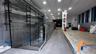 Location Local commercial  Avinguda dels banús. Amplio local en alquiler