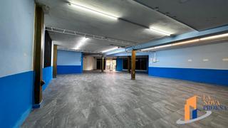 Location Local commercial  Carrer de rafael de casanovas. Local diafano en alquiler a pocos metros de la rambla