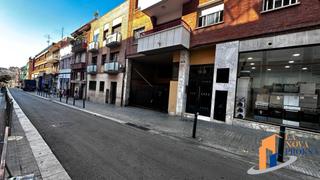 Parking voiture  Carrer del doctor pagès. Plaza de aparcamiento para coche grande