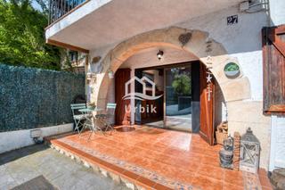 Casa adossada  Carrer de les agudes