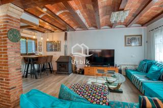 Casa adossada  Carrer de les agudes