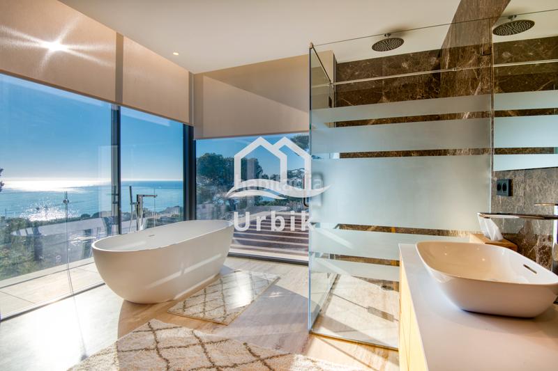 Foto 1176c3e3-233a-446b-bf21-31aa48783edc. Chalet avec cheminée chauffage parking piscine dans Platja d´Aro