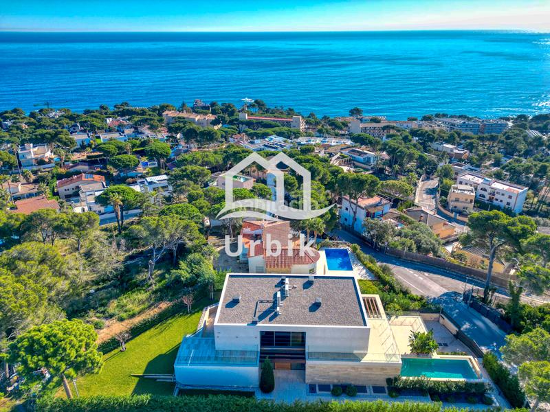 Foto 25a67600-334c-448a-b272-b3f9cf3917c9. Chalet avec cheminée chauffage parking piscine dans Platja d´Aro