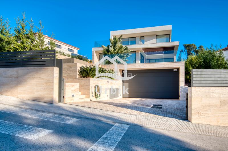 Foto a0d74145-2773-4b78-8360-134a8362a010. Chalet avec cheminée chauffage parking piscine dans Platja d´Aro