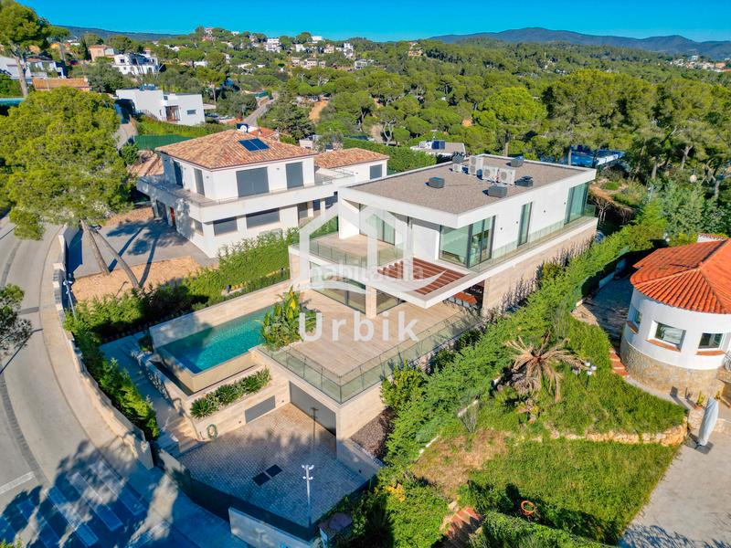 Foto a6dcb4cf-6674-4714-b7c9-4139fae39213. Chalet avec cheminée chauffage parking piscine dans Platja d´Aro