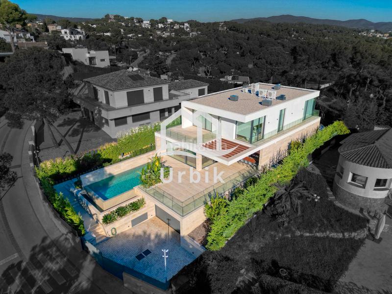 Foto c92ffe38-6c64-48e8-9d6c-3da0304505c7. Chalet avec cheminée chauffage parking piscine dans Platja d´Aro