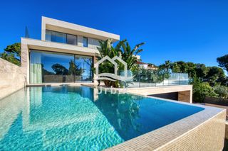 Xalet a Los Pinos-Politur. Casa  moderna con vistas espectaculares  al mar.