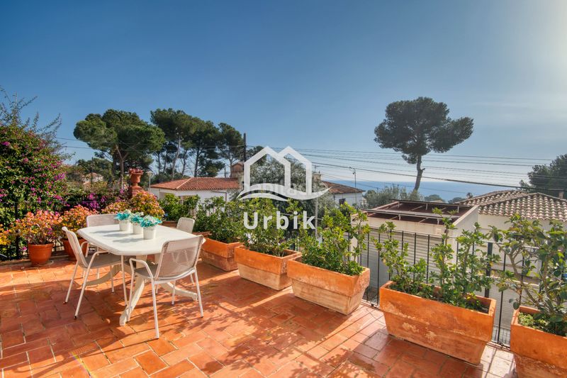 Foto 17390fcb-4027-4243-887e-bac79a2996f4. Xalet amb xemeneia calefacció aparcament piscina a Platja d´Aro