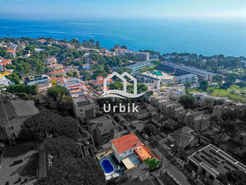 Foto 4aa9c380-cac3-45da-a9a1-2ade7997cac8. Xalet amb xemeneia calefacció aparcament piscina a Platja d´Aro