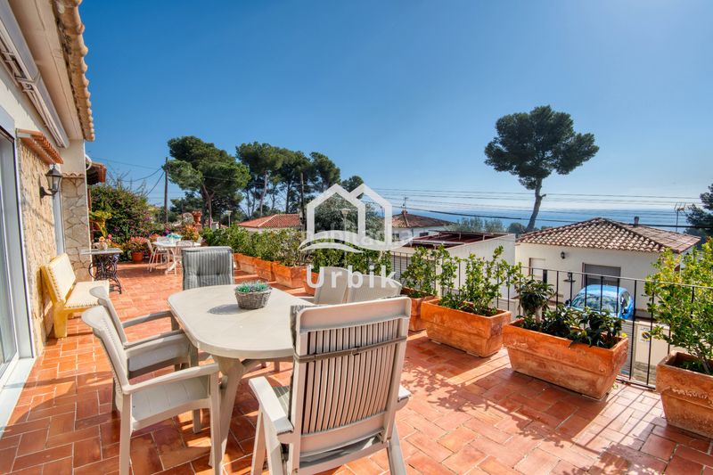 Foto 50b4b426-25ad-4f96-867f-6cfb2c9e9e40. Xalet amb xemeneia calefacció aparcament piscina a Platja d´Aro