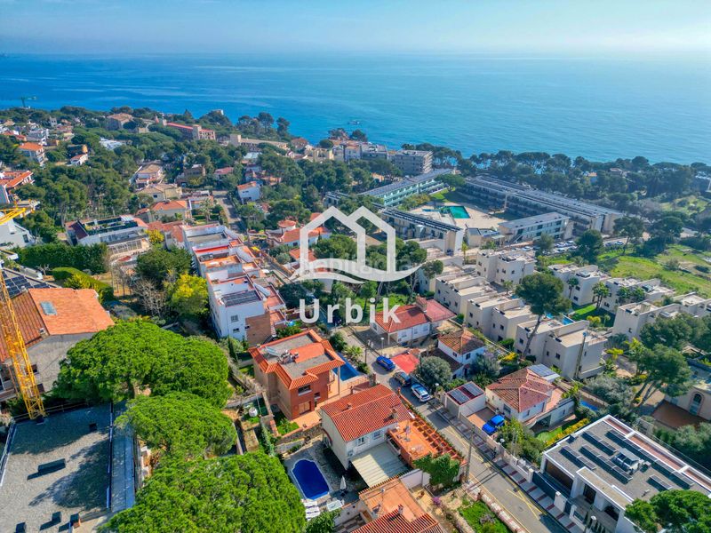 Foto 7b534d32-87c8-4be2-8228-24a118aaafa7. Xalet amb xemeneia calefacció aparcament piscina a Platja d´Aro