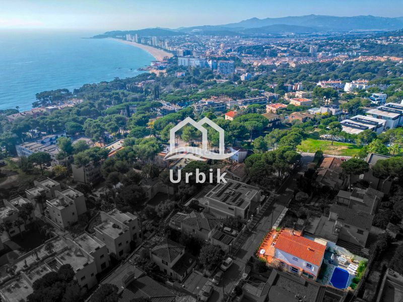 Foto ab410bf8-3726-42c2-a3a8-9b0649da9d23. Xalet amb xemeneia calefacció aparcament piscina a Platja d´Aro