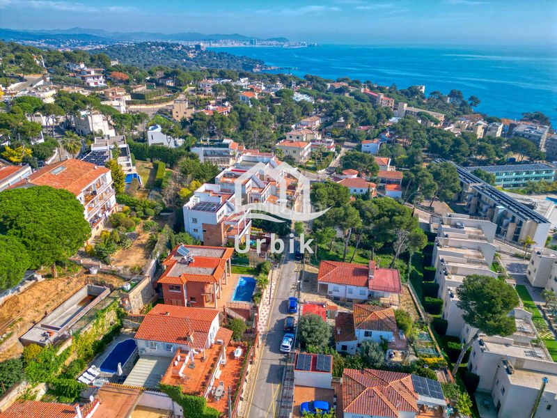 Foto ae87873c-4737-43e5-b502-9b1f4251fdd8. Xalet amb xemeneia calefacció aparcament piscina a Platja d´Aro