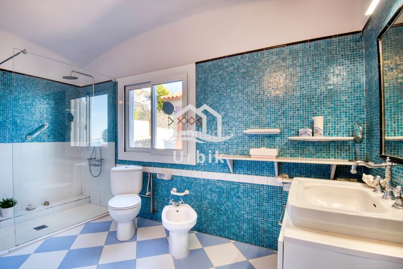 Foto bc6f4c8c-6c00-4b14-abc1-11247da3fcea. Xalet amb xemeneia calefacció aparcament piscina a Platja d´Aro