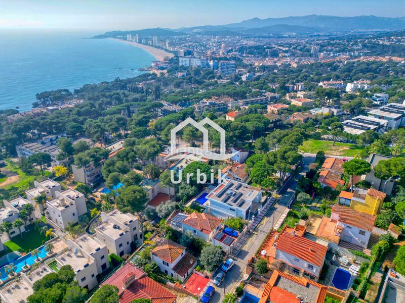 Foto 695cd5e8-1b03-4250-a7f8-97d1fb60a47a. Chalet mit kamin heizung parking pool in Los Pinos-Politur Platja d´Aro