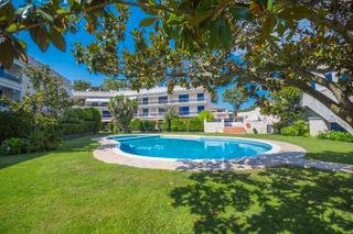 Apartamento  Carrer toses 8. Apartamento - platja d aro (la bovila)