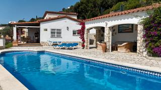 Xalet  Carrer de l'anoia 10. Chalet / torre - calonge (vescomtat de cabanyes)