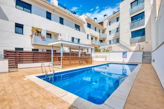 Àtic a Carrer de llevant 21. Con piscina y vistas