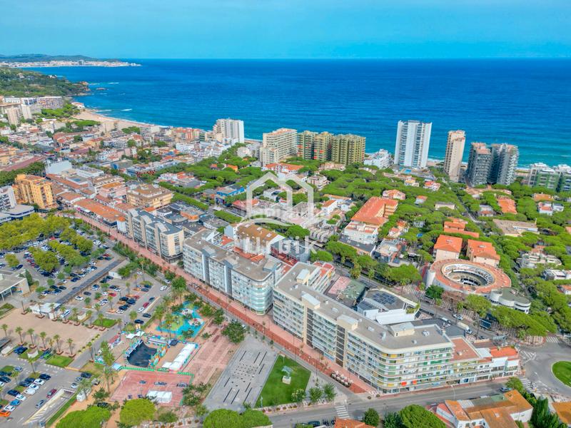 Foto c27083f8-dafc-4a39-add1-26175632e6a4. Apartamento en carrer doctor fleming 13 en pleno centro con dos terrazas en Platja d´Aro