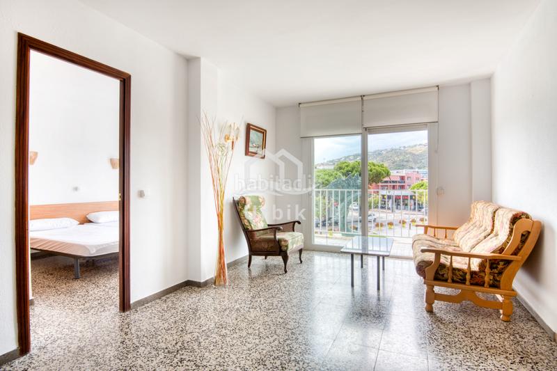Foto febed7dc-2068-47fc-9e19-76ef01c9c7fd. Apartamento en carrer doctor fleming 13 en pleno centro con dos terrazas en Platja d´Aro