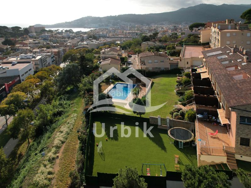 Foto 2daefff1-3fac-4798-be6b-ba11c7f600da. Casa adossada amb calefacció aparcament piscina a Sant Feliu de Guíxols