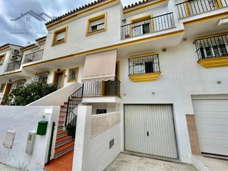 Casa adossada a Zona Calvario. Chalet adosado en zona calvario estepona