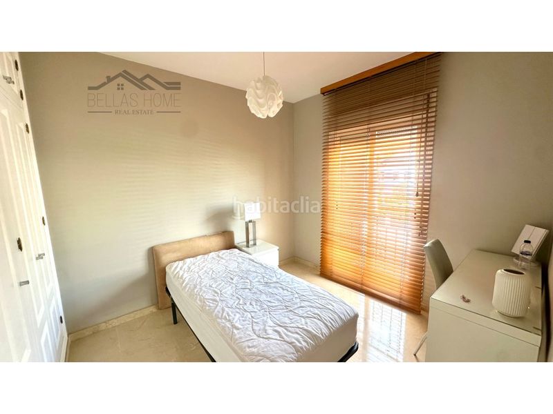 Foto bff67eda-c21a-4108-9423-f68d69005fdb. Casa adossada amb aparcament piscina a La Concha - Resina Golf Estepona