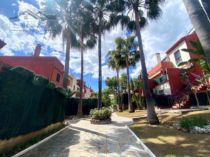 Foto ebc86310-87a8-42d5-9e48-a5024fbb7443. Casa adossada amb aparcament piscina a La Concha - Resina Golf Estepona