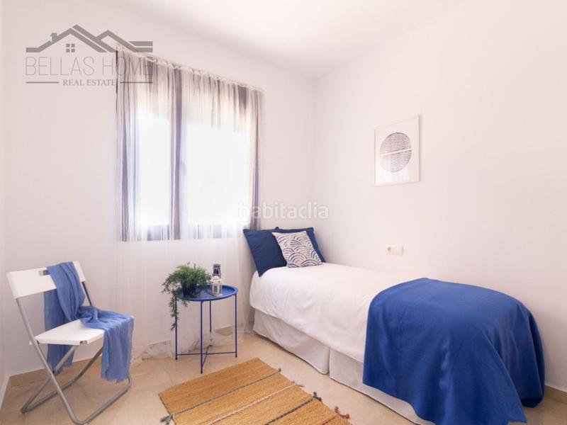 Foto 2d5c44c7-b744-4bab-bb8f-78f7f9c420f4. Pis amb aparcament piscina a puerto de Estepona Estepona