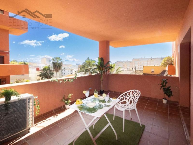 Foto 3c944640-044d-4d95-a21b-5ac6ecc38510. Pis amb aparcament piscina a puerto de Estepona Estepona