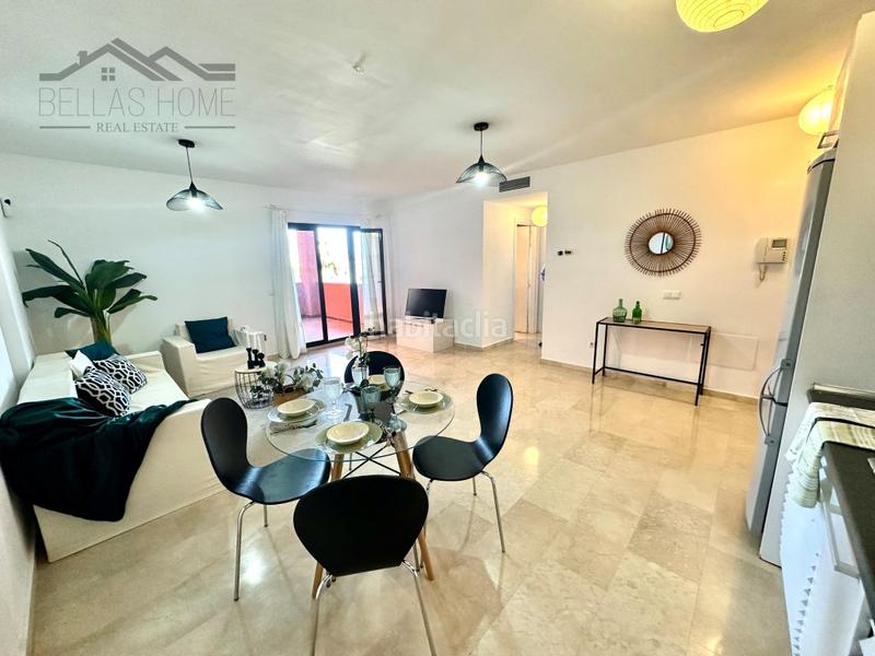 Foto f4911b40-d41b-4cf3-93de-821b96f0e06d. Pis amb aparcament piscina a puerto de Estepona Estepona