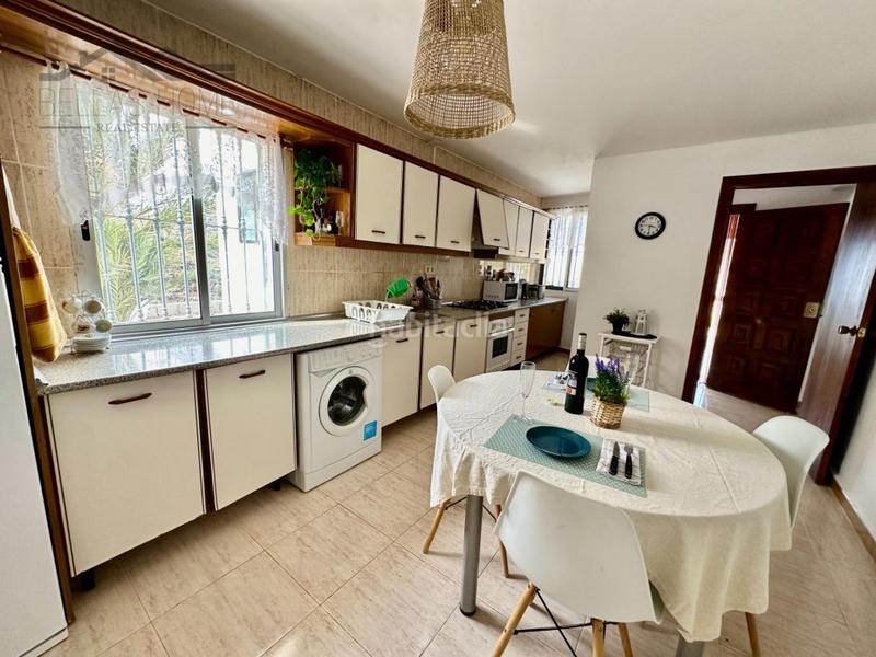 Foto b557af48-5dd2-4a61-b1bd-a97e526bc0e2. Location maison avec parking piscine dans Torrecuevas - Lomas del Gato Almuñécar