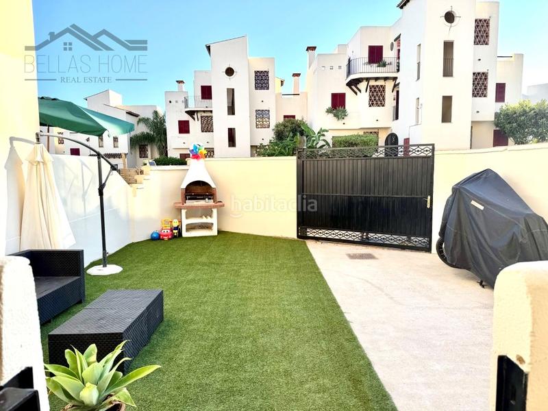 Foto fa43e217-a369-4a56-93c3-bb8531fc39b5. Rez-de-chaussée avec parking piscine dans bahía de Casares Casares
