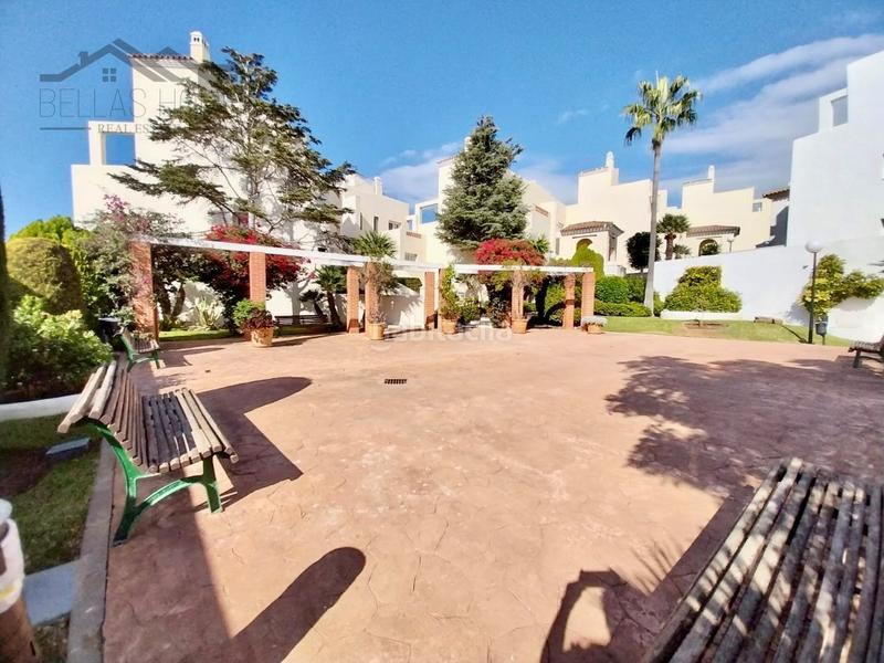 Foto 19192d7d-ce3d-41e9-b6ad-8391b7a8ec85. Zweistöckige wohnung mit parking pool in bahía de Casares Casares