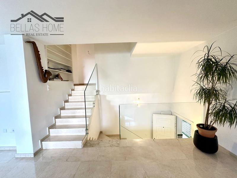 Foto 1a6d500a-e4c2-45d0-a871-2322a4e9689b. Zweistöckige wohnung mit pool in puerto de Estepona Estepona