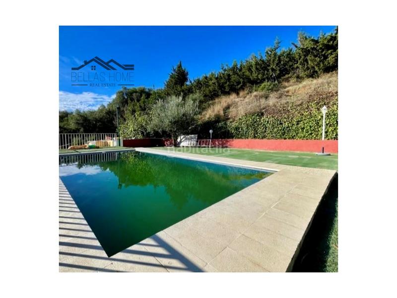 Foto 56b57ece-3d2b-49e5-bb45-f5f7e5335a63. Masia amb aparcament piscina a Los Llanos Estepona