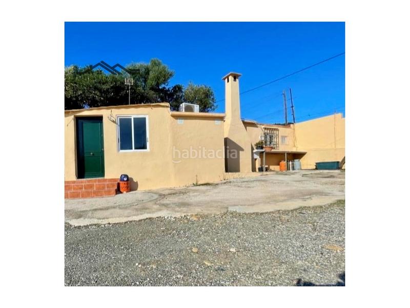 Foto f1c31818-e66c-4822-b62d-aecb08b02a2a. Masia amb aparcament piscina a Los Llanos Estepona