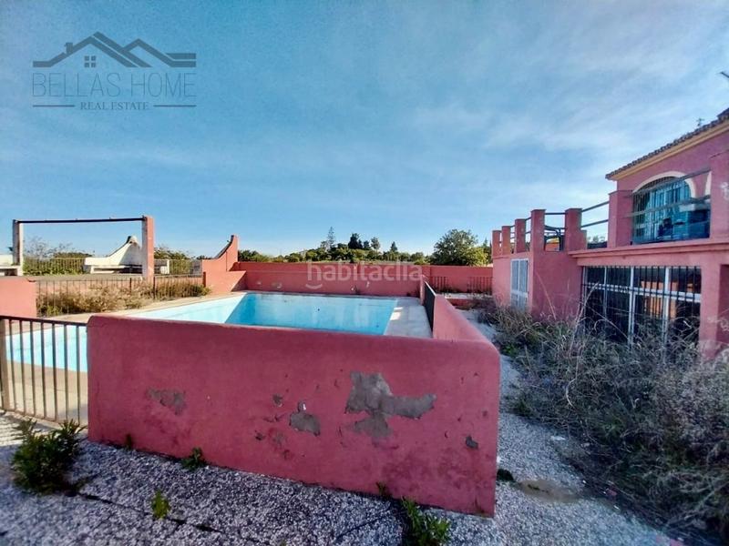 Foto b8be6c08-d434-483e-afc4-b59772bd98d2. Haus mit parking pool in Los Llanos Estepona