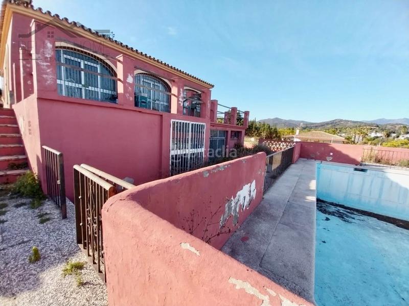 Foto f9348ad5-753a-4174-8fdf-4817c3af821a. Haus mit parking pool in Los Llanos Estepona