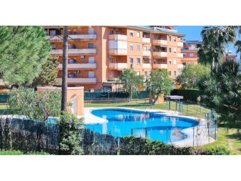 Foto 7bb040ff-7a99-4195-a135-5bd1073c7bf6. Pis amb aparcament piscina a San Luis de Sabinillas Manilva