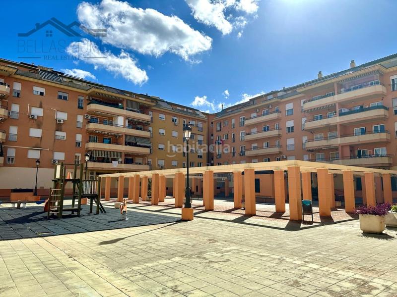 Foto cfe5ff99-c860-419f-ae0b-d76b1bcc23d5. Pis amb aparcament piscina a San Luis de Sabinillas Manilva