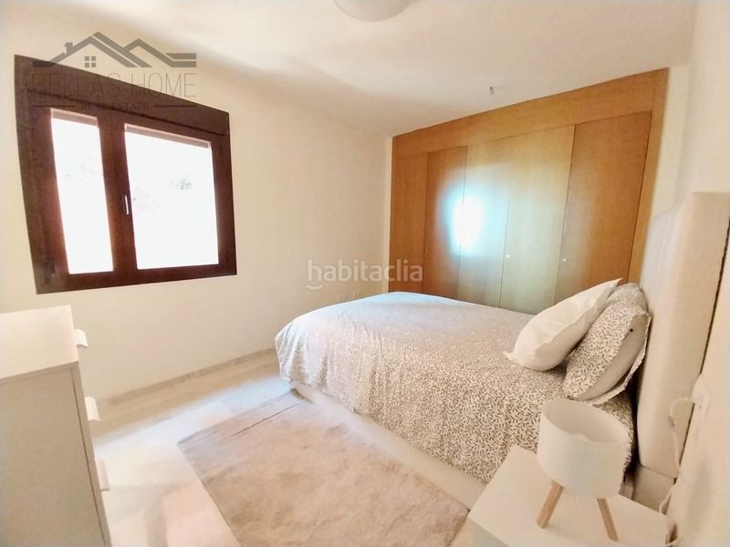 Foto 6bf73a98-a62f-4640-af03-617d70eab0f8. Pis amb aparcament piscina a puerto de Estepona Estepona