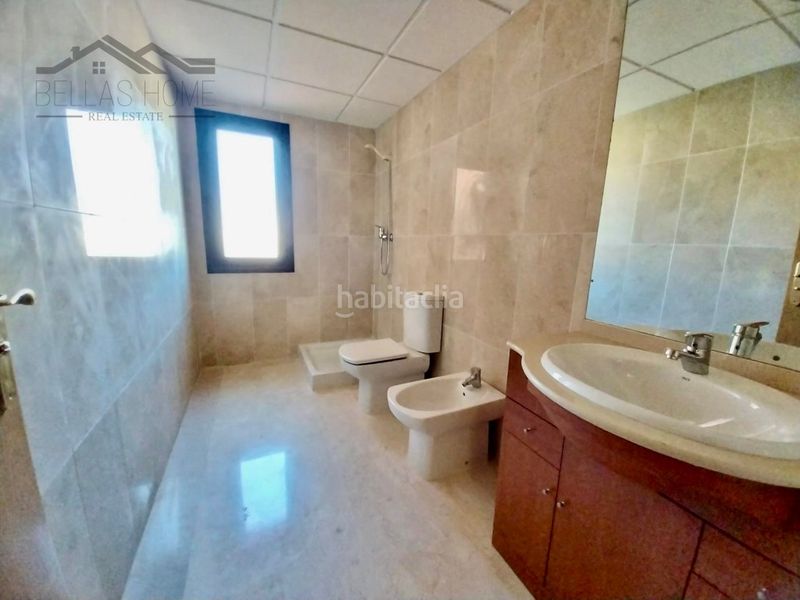 Foto 80ca7b38-c4af-455f-97f1-4e3e3a579a50. Pis amb aparcament piscina a puerto de Estepona Estepona