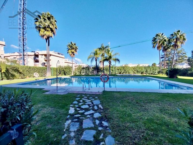 Foto df68652f-be8c-4ce4-bda7-e6eb9a50879b. Pis amb aparcament piscina a puerto de Estepona Estepona