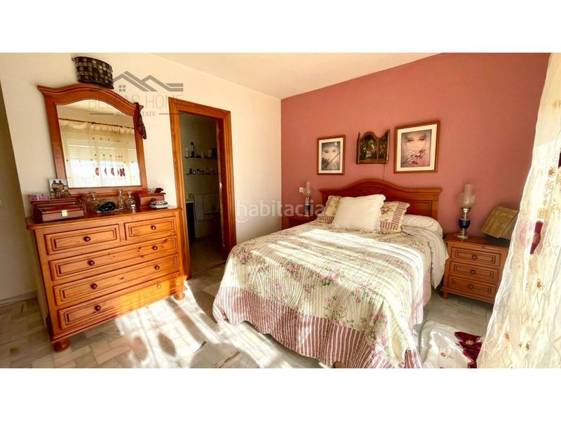 Foto ed372910-6e1d-46d8-ac76-0e34c02963af. Casa adossada amb aparcament a Guadalobón Estepona