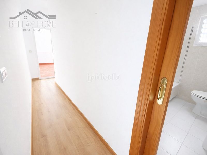 Foto 0aea1016-b7a0-4360-97d6-7a00bb41d6ba. Casa adossada a Centro Estepona